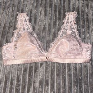 NWT light pink Xsmall Victoria secret bralette.